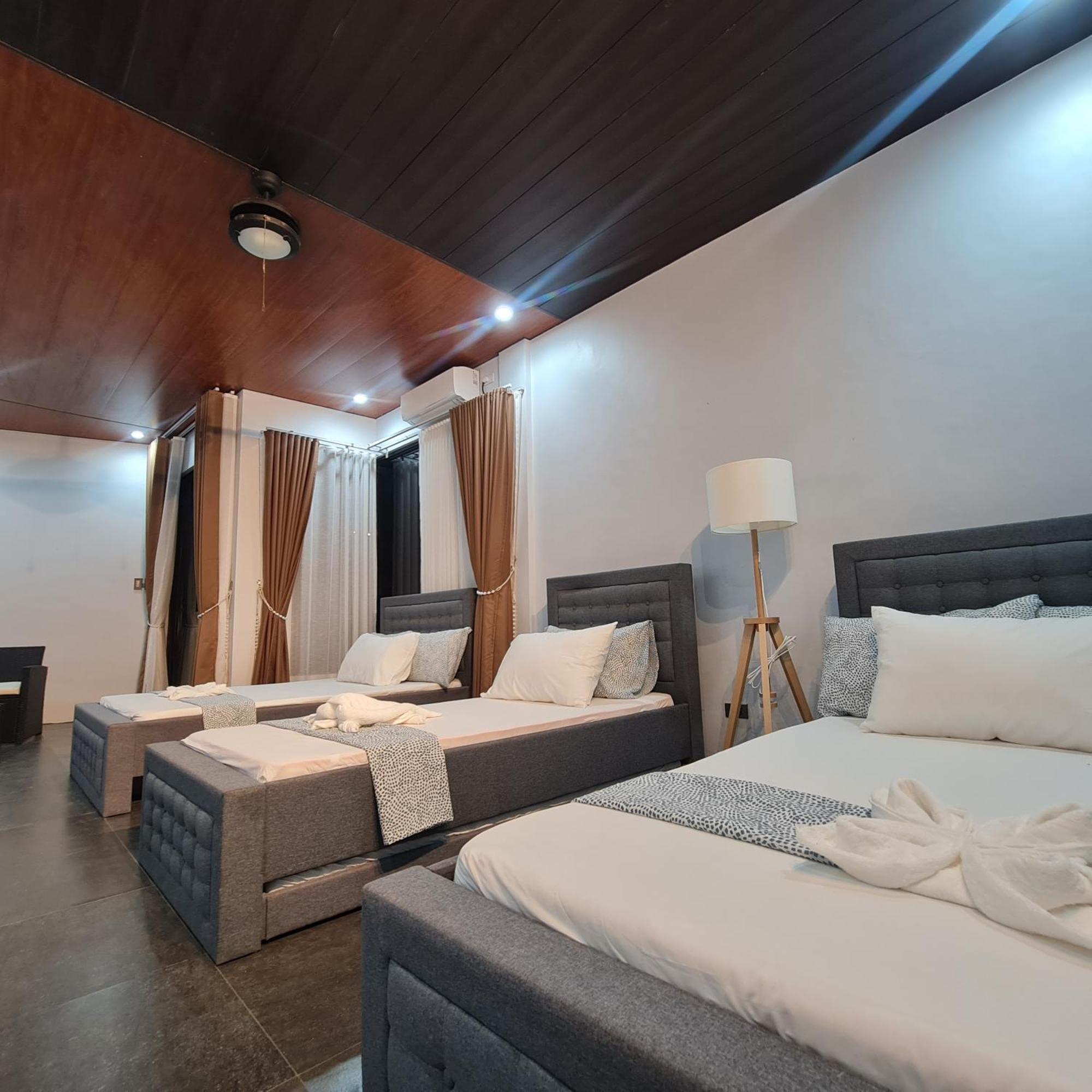 De Porch Hotel Bolinao Exterior photo